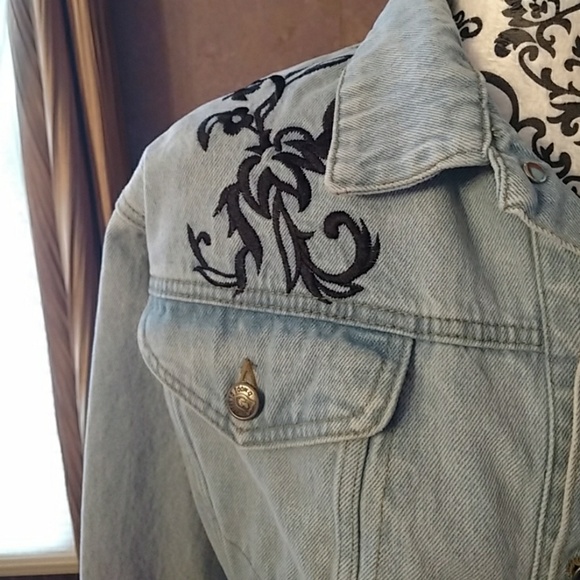 Jacket - Picture 2 of 5